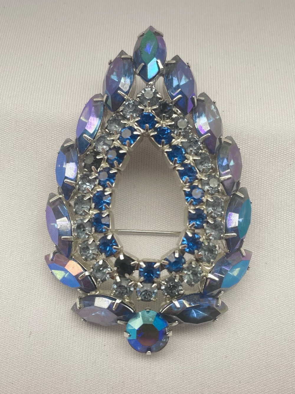 Vintage Sarah Coventry "Blue Lagoon" Rhinestone Brooch Pin (1964) Stunning